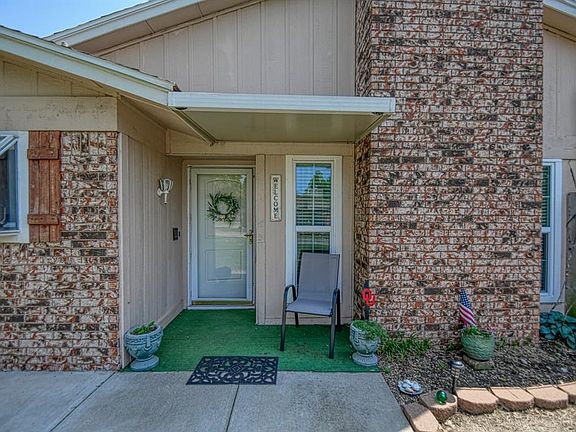 3rd image of 9401 Charwood Dr
