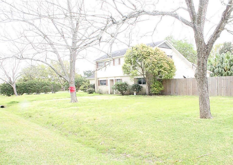 1st image of 216 Donna Dr