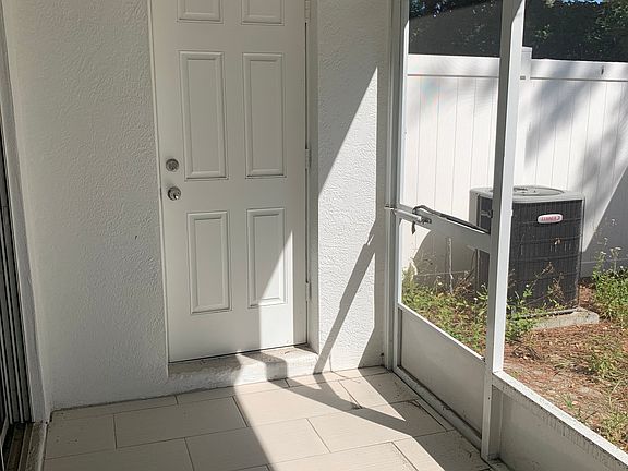 ENCLOSED SCREENED IN PORCH