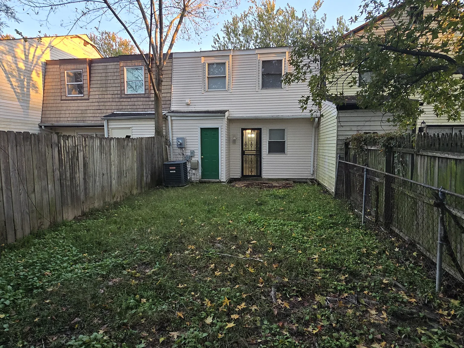5640 Banbury Ct — Photo 2