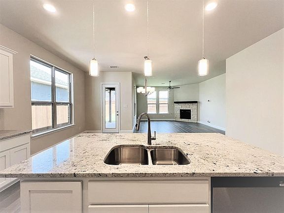5th image of 3517 Clara Dr