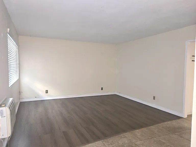 4700 Clair Del Ave #506 — Photo 6
