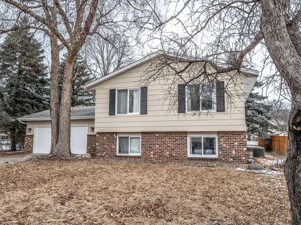 5470 132nd Ln, Savage, MN 55378