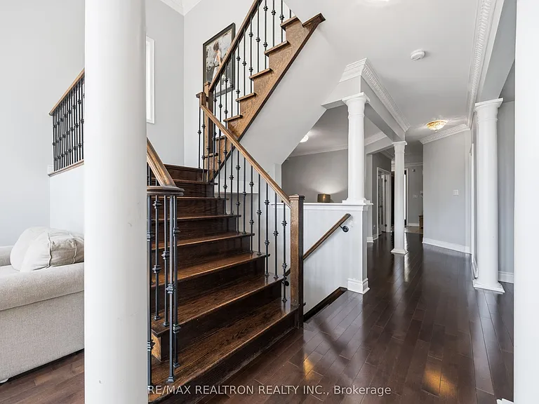 57 Dimarino Dr — Photo 2