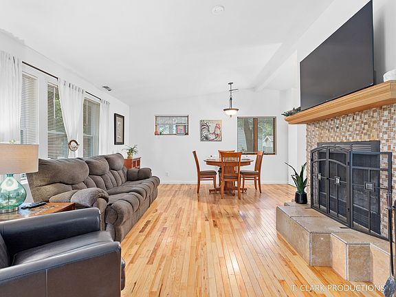 5th image of 125 Picnic St