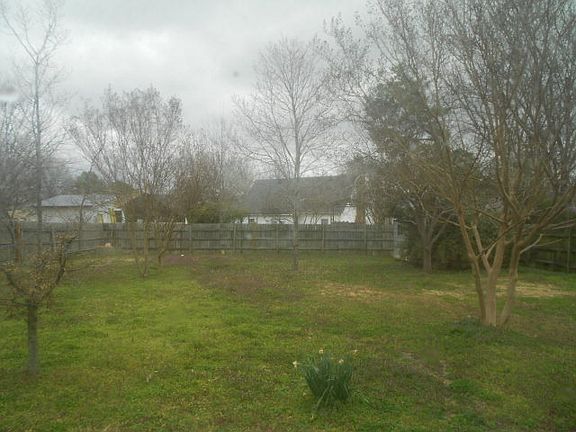 2nd image of 445 S Dogwood Cv