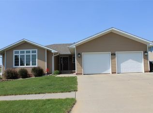 2808 Dover Dr, Norfolk, NE 68701