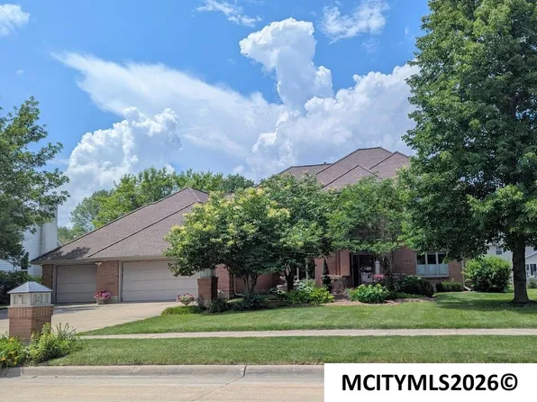 2 Deer Creek Ct, Mason City, IA 50401