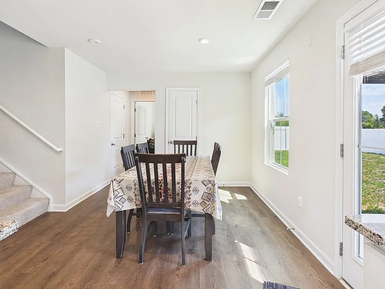2945 Travis Ln — Photo 10