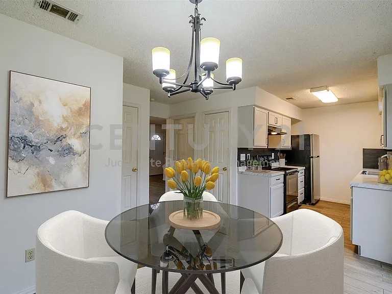 929 Vedral Pl #929 — Photo 5