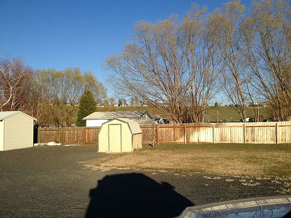 2nd image of 5065 Shorecrest Dr NE