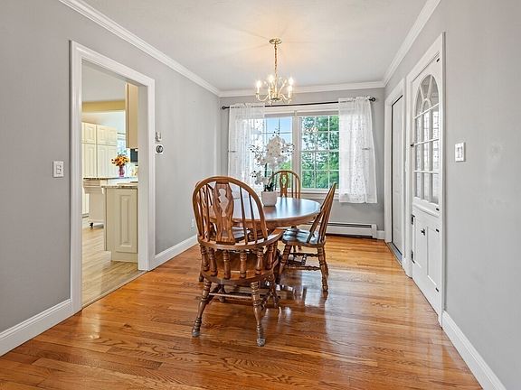 5th image of 18 Crown St