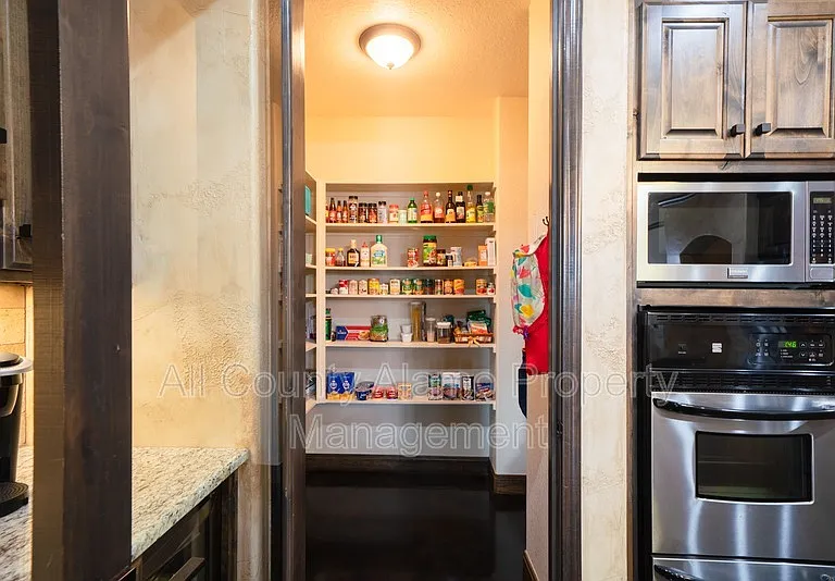 303 Schneider St — Photo 19