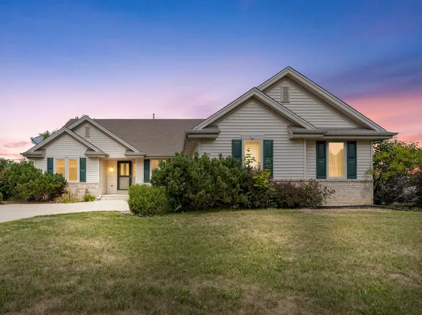 916 West Monroe AVENUE, Hartford, WI 53027