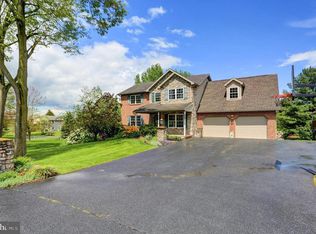 1449 Spring Side Dr E, Chambersburg, PA 17202