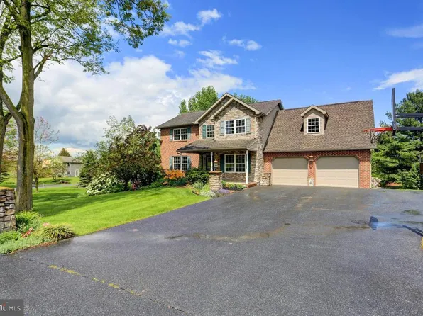 1449 Spring Side Dr E, Chambersburg, PA 17202
