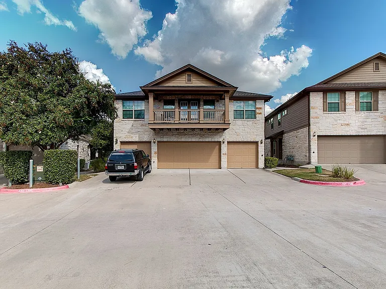 1310 Parmer Ln #303-3B — Photo 5