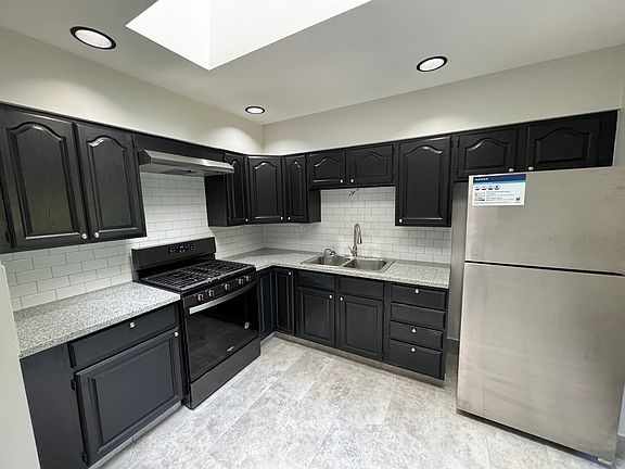 3rd image of 409 Oakland Ave #7