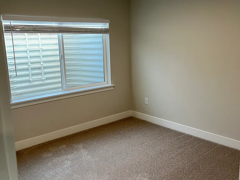 4672 S Alder Dr — Photo 8
