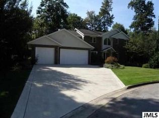 5931 Mary King Dr, Jackson, MI 49201