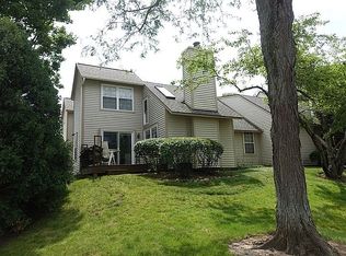 912 Vose Dr, Gurnee, IL 60031