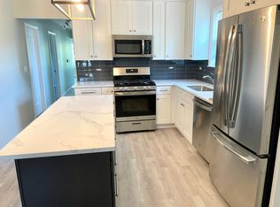 681 56th St #2, Clarendon Hills, IL 60514