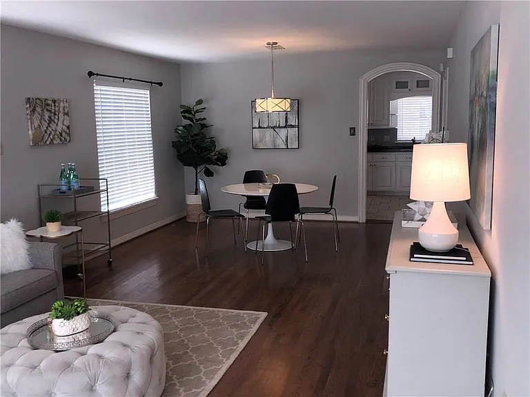 6215 Kenwood Ave — Photo 5