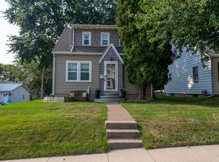 2060 W 3rd St, Dubuque, IA 52001