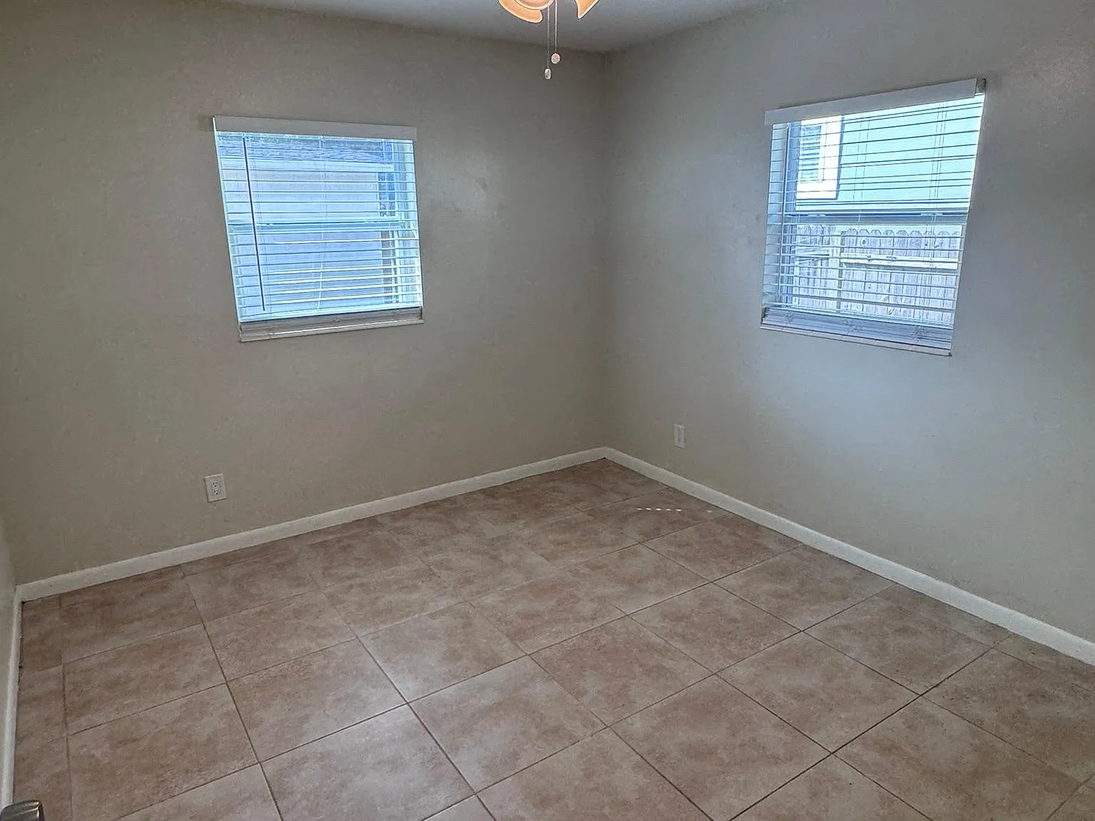 2 bed, 650 sqft, $1,595 — Photo 3