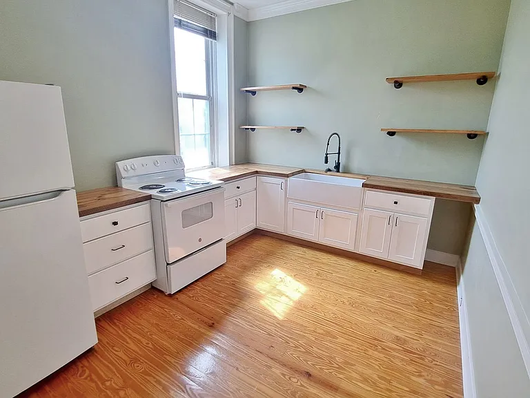 9 Baltimore St — Photo 7