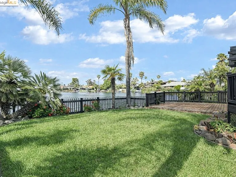 Starboard Ct — Photo 4