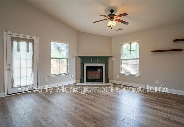 108 Oak Shade Dr — Photo 19