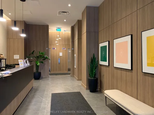 81 Wellesley St E Suite 1304, Toronto, ON M4Y 0C5