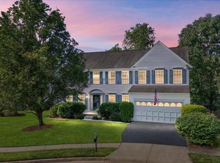 6708 Mossy Bank Ln, Centreville, VA 20121