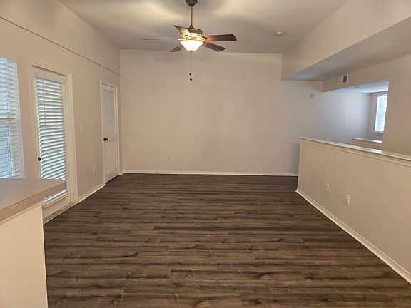 3rd image of 404 Summit Ridge Pl APT 208