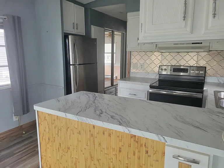 1720 NW 38th Ave #3B — Photo 2