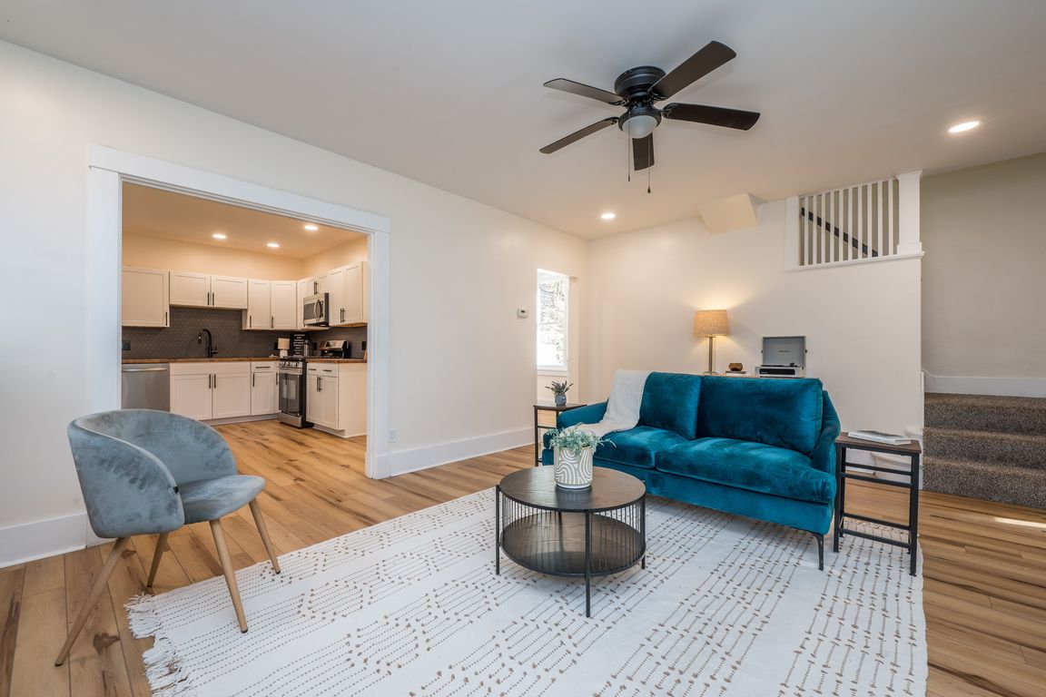 next background image