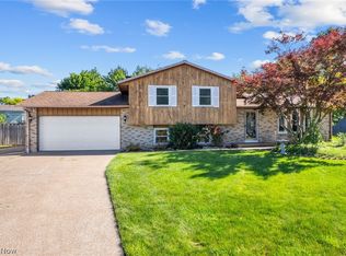 369 Quail Ct, Amherst, OH