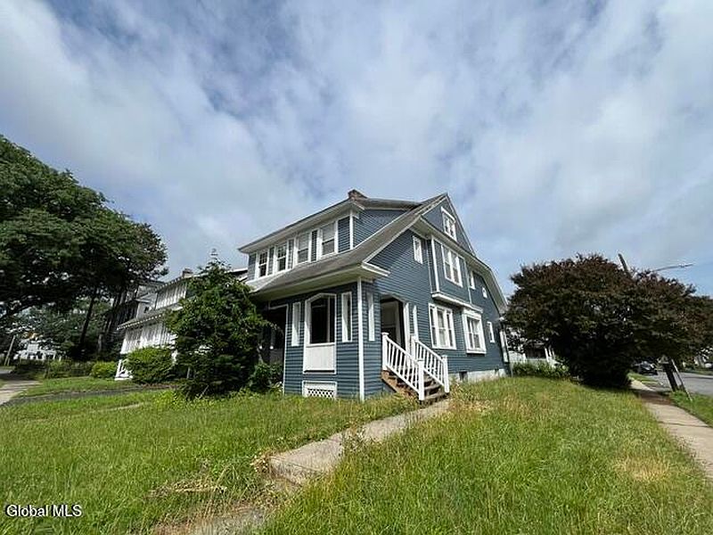 2nd image of 125 N Main Avenue