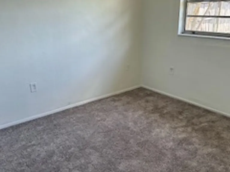 9820 Rainbow Ln — Photo 18