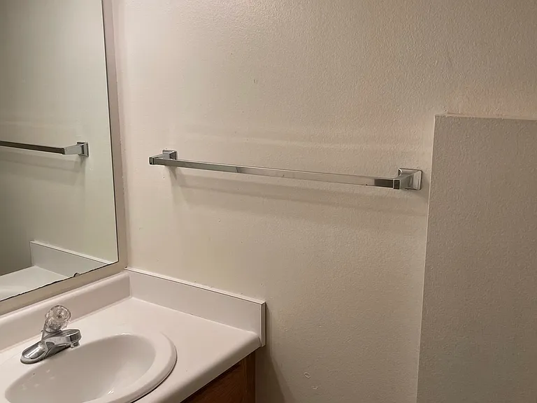 932 E Washington St #6 — Photo 14