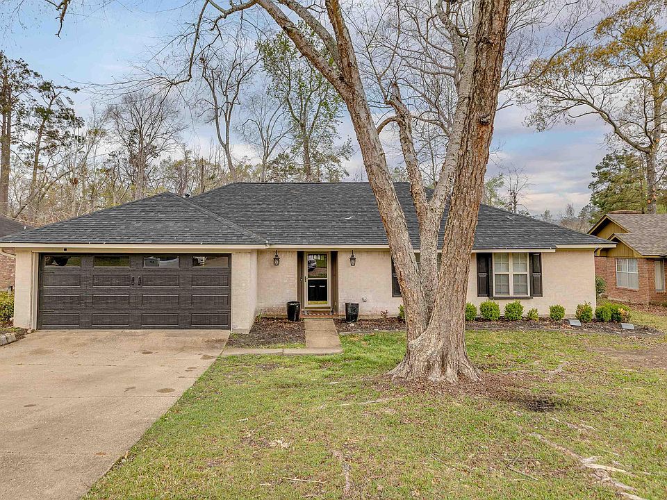 1st image of 106 Mohawk Cir