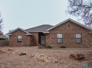 1362 Oakwood Cir, Portales, NM 88130