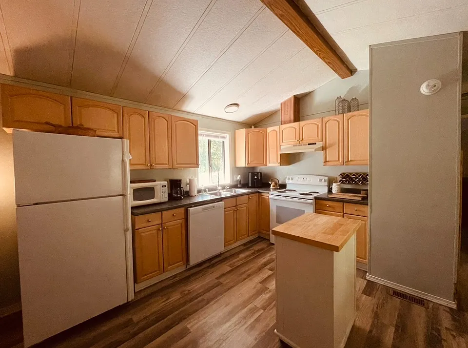 24908 Clear Creek Rd — Photo 4