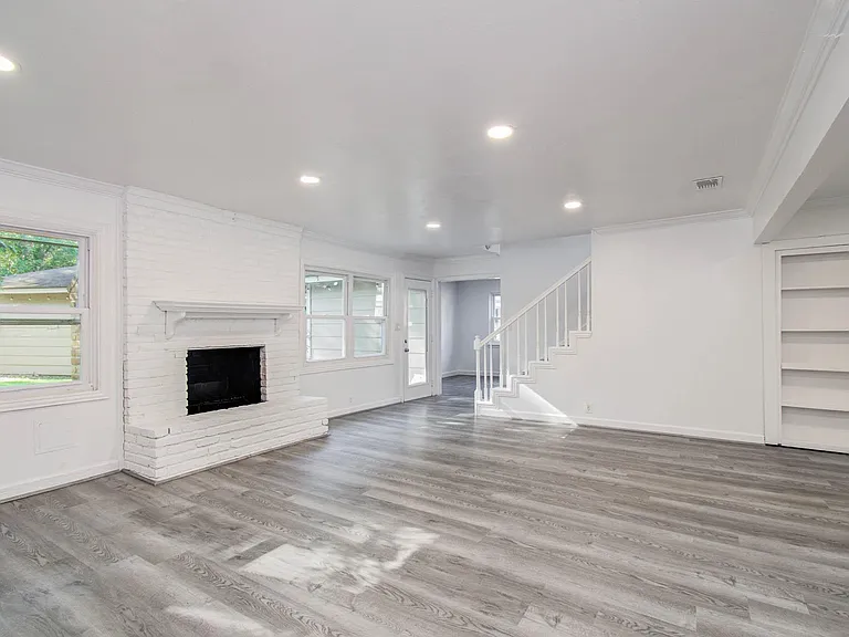 674 Ravensworth Dr — Photo 27