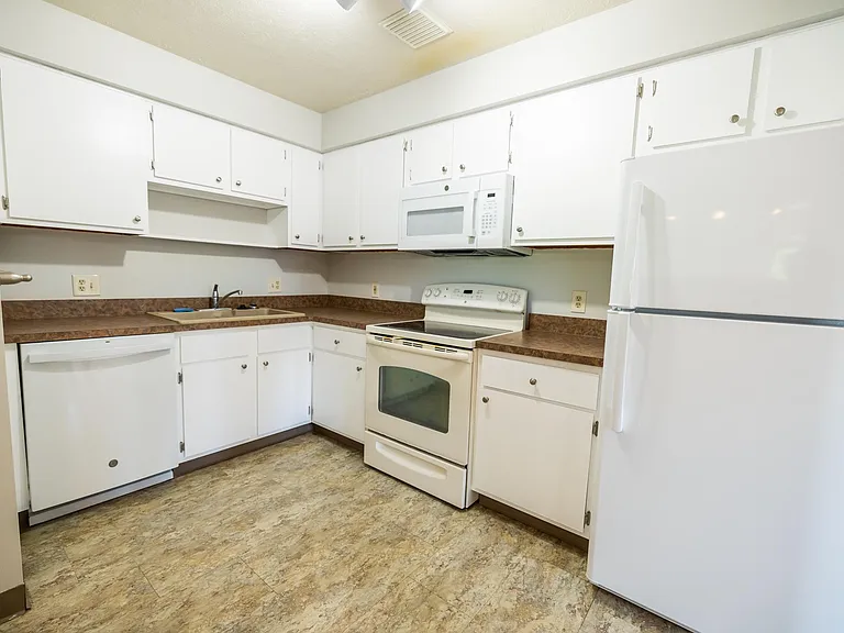 6415 Princeton Ct #G-201 — Photo 7