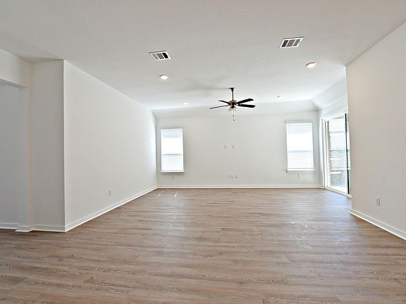 5th image of 229 Indian Shoal Dr