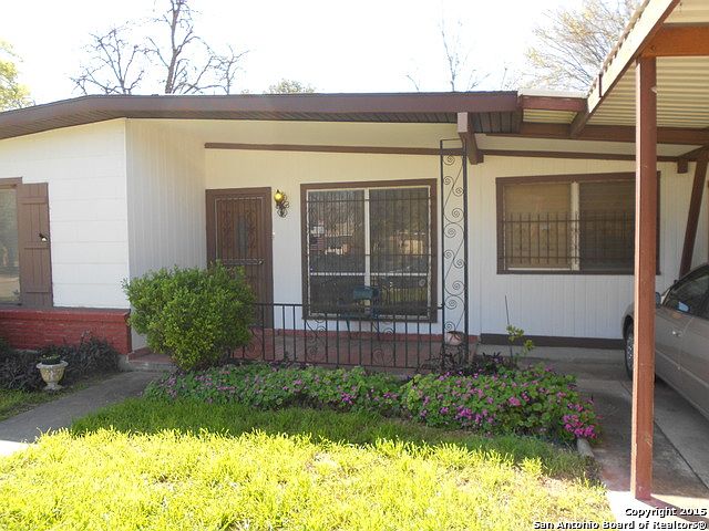 2nd image of 2934 Hatton Dr