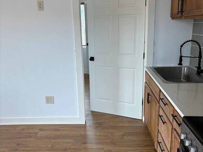 4227 Avenue S #C — Photo 2