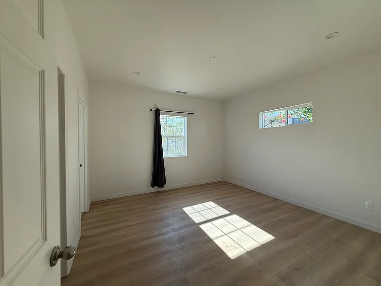 20352 Sherman Way — Photo 7